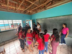 2024 - Estudante do Ifes realiza atividade de microscopia em comunidade indígena no Amapá